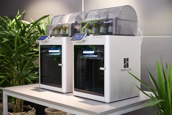 Foto von zwei 3D Druckern von Urban Gardeners